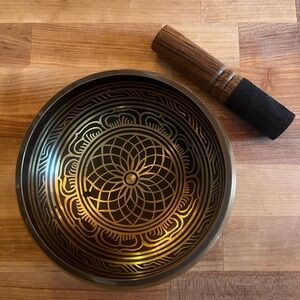 Tibet Sahasrara Singing Bowl Crown Chakra B Note Singing Bowl with Mallet